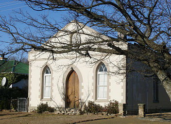 Die Metodistekerksaal langs die kerk.