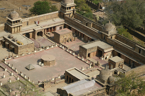 ग्वालियर-महानगरस्थं दुर्गम्