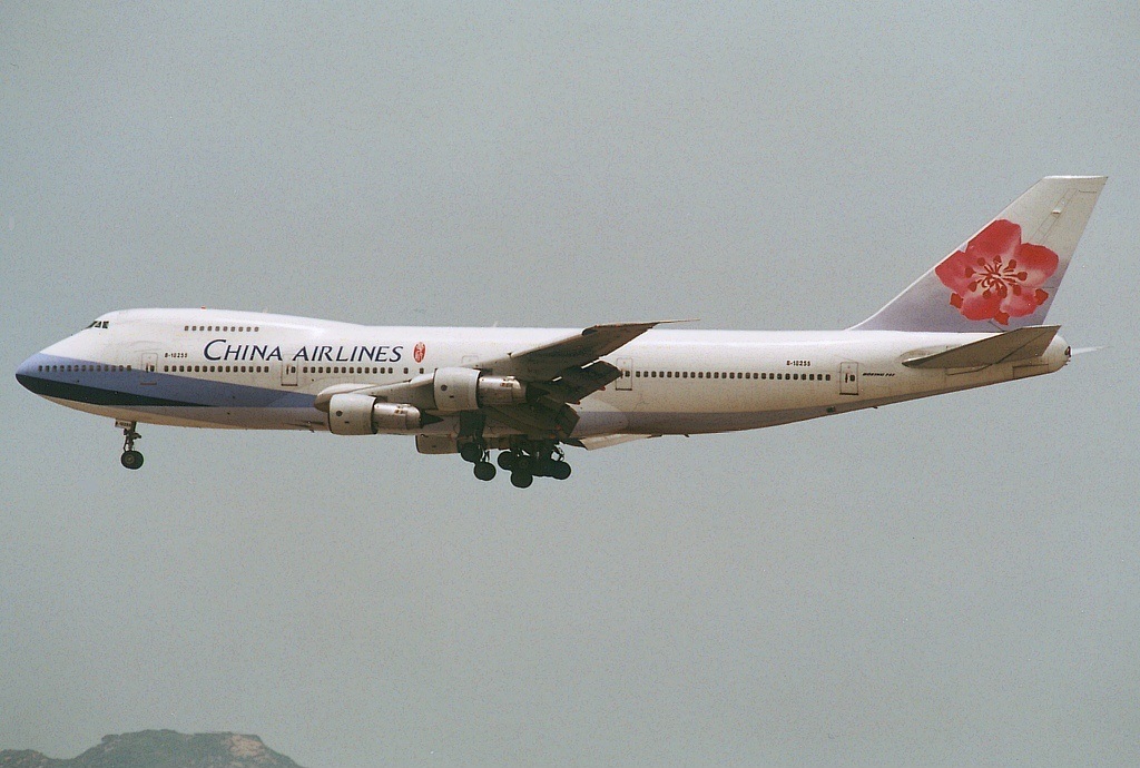 Boeing_747-209B_-_China_Airlines_B-18255_0239713