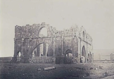 Bâtiment dit Praetorium du camp romain de Lambèse en Algérie, vers 1855.