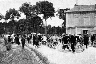 Das Café Le Réveil-Matin, Startort der ersten Tour de France