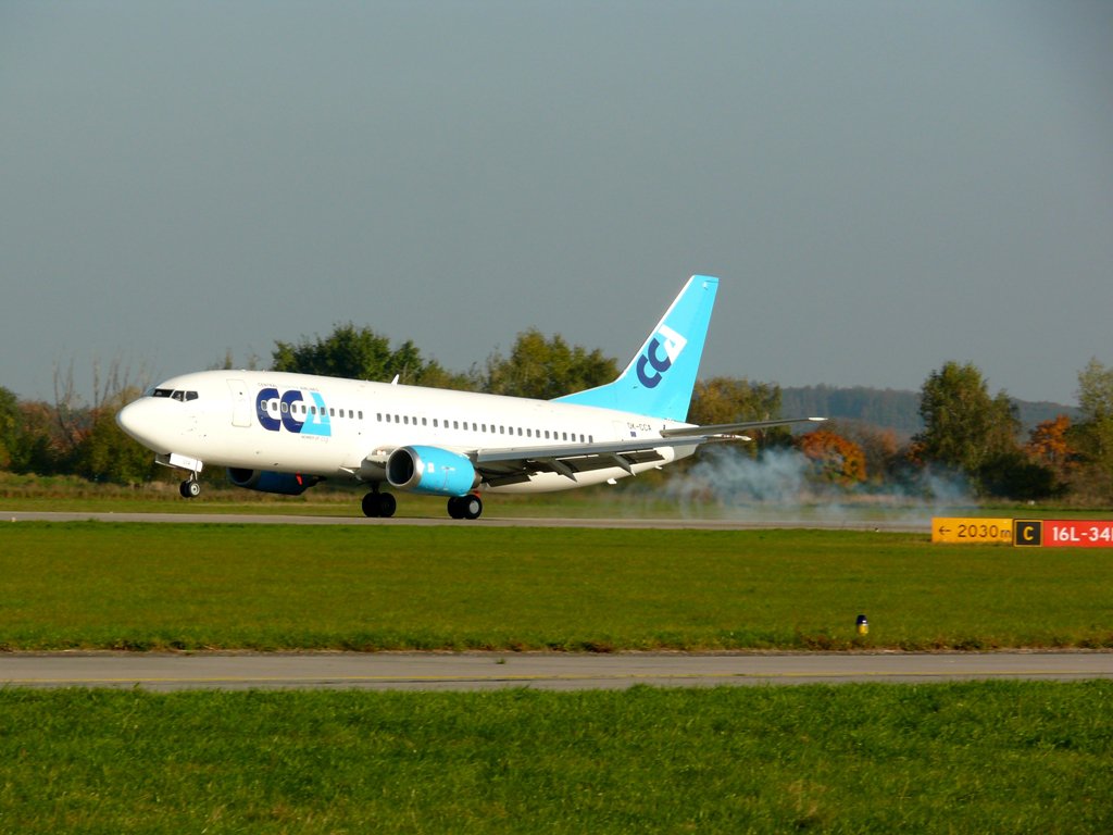 Boeing 737-300 авіакомпанії Czech Connect Airlines в аеропорту (жовтень 2010)