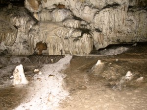 Formaciones de Calcita en la Cueva Bolado, Llanes