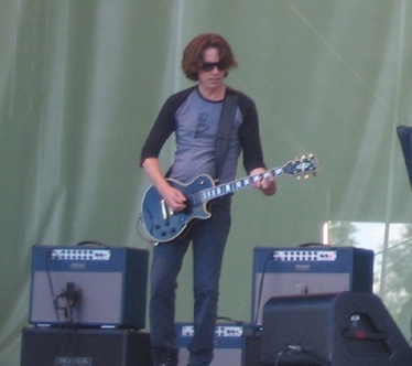 Dominic Miller and Sting at PoriJazz 2006.jpg