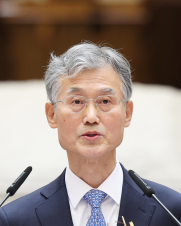 Jo Heede making speech as Chief Justice of the Supreme Court of Korea in inauguration day