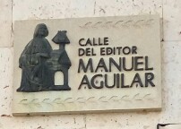 Placa de la calle Editor Manuel Aguilar, en Valencia