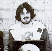 Capaldi accepting a Gold record for Traffic in 1972.