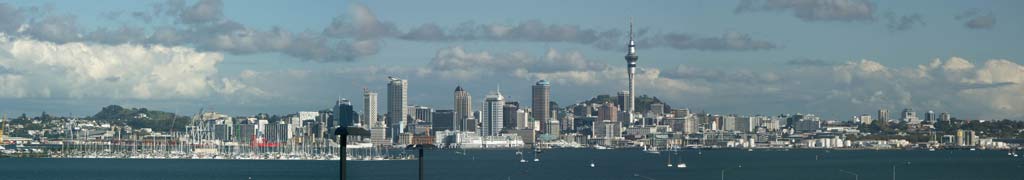 800px Auckland Skyline as viewed from Northcote