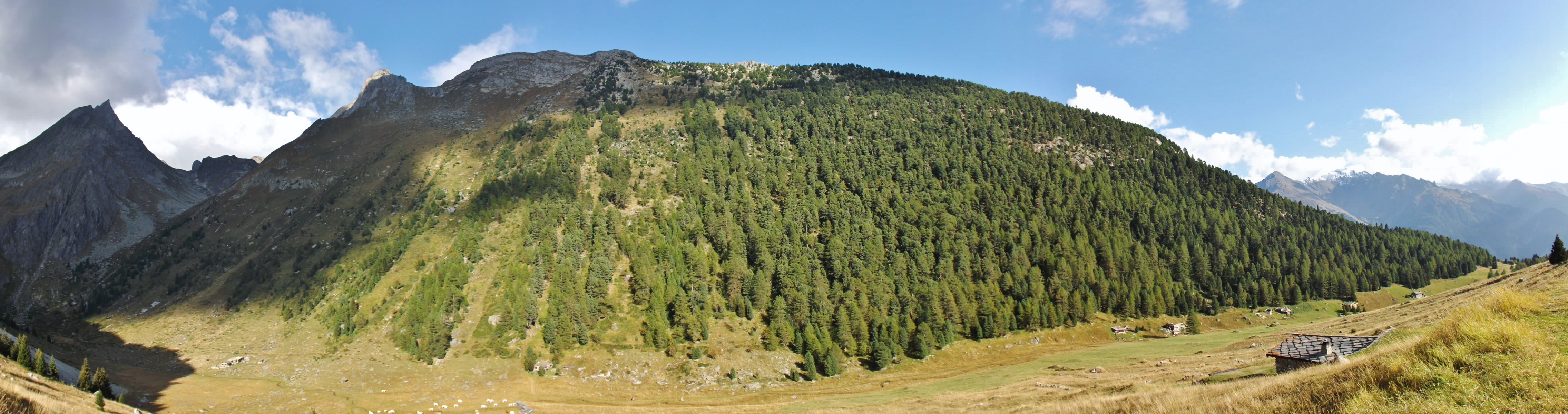 Panorama du vallon de l’Orgère, au nord du Bourget, à gauche le pic de l'Aiguille d'Oran (3 041 m).