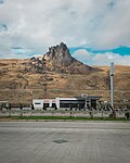 16. Besj Barmag, 382 m ö.h., mytisk bergsknalle i Azerbajdzjan.