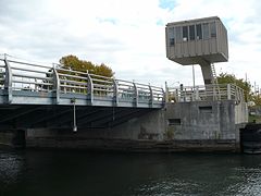 Ponte de Cherry Street, na Canle de Keating en Toronto, Ontario (Canadá)