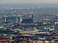 Frauenkirche (München) vom Olympiaturm aus gesehen