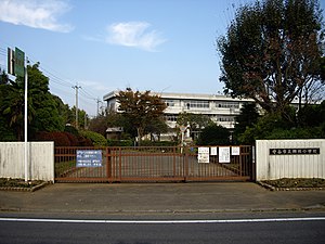 郷州小学校