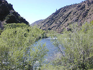 נהר הקלאמת במדבר הגבוה של צפון קליפורניה