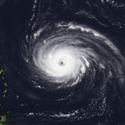 Ouragan Luis approchant les petites Antilles, le 3 septembre 1995