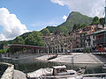 Nuovo lungolago di Malgrate con il Monte Barro sullo sfondo.