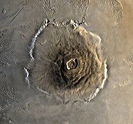 أوليمبوس مونس على سطح المريخ كما شوهد من فايكنغ 1 في عام 1978