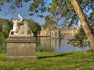 Carp Pond facing the château