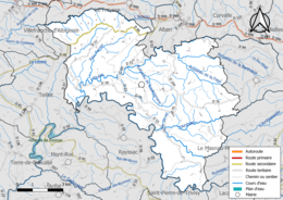 Carte en couleur présentant le réseau hydrographique de la commune