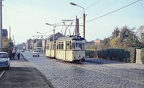 Zug in Richtung Zentrum in Dresden-Stetzsch Zum Tierheim (14. Oktober 1990)