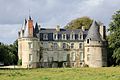 Château de Crévy Façades du XVIIe siècle et tour d'angle sud-est