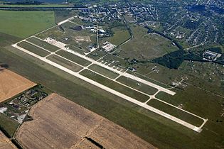 Tšuhujivin lentotukikohta ilmakuvassa (ICAO-koodi: UKHW).