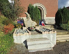 Le monument aux morts.