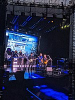 McCartney, Laboriel Jr., Anderson, and Ray performing at Camping World Stadium in Orlando, Florida