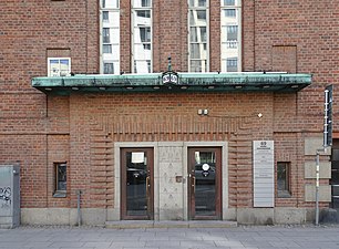 Huvudentrén mot Norra stationsgatan.