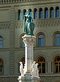 Statue Helvetia , fontaine au Palais Fédéral, Berne.