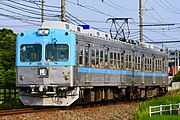 京王時代のブルーグリーンに塗装した「復刻塗装車」8801編成