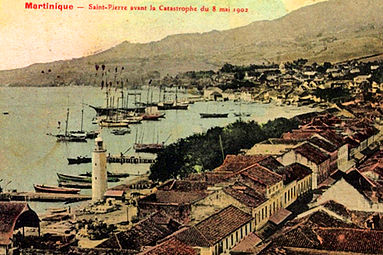 Le port de Saint-Pierre et de la place Bertin en 1900.