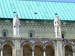 Detalle de la fachada de la Catedral de Pécs