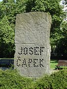 Denkmal für die Gebrüder Čapek (1993), auf dem Friedensplatz (Náměstí Míru) in Prag