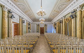 Interior del palacio. Sala de las columnas en 2019.