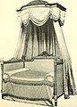 Bois de lit à trois dossiers, 2e moitié XVIIIe s., style Louis XVI, dais en forme de dôme.