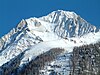 Das Bietschhorn. Die kleine Spitze links vor dem Gratabbruch ist das markante, aber wenig eigenständige Kleine Nesthorn.