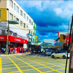 Centro de Vitória da Conquista com a Estação Herzem Gusmão ao fundo