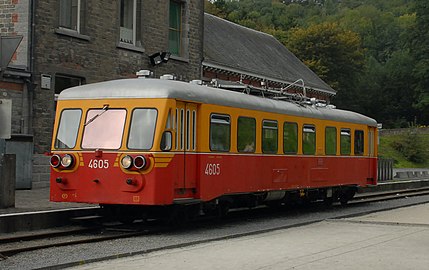 Livrée jaune et rouge de 1972.