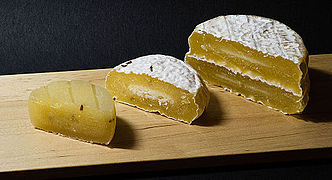 Diverse Sauermilchkäse sour cheese