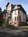 Wohnhaus mit Garten und Nebengebäude