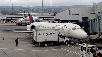 Boeing 717 at SFO Airport