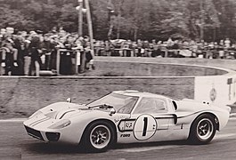 La Ford GT40 MkII victorieuse aux 12 Heures de Reims.