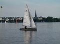 A near-vertical gaff allows this Gunter-rigged boat to carry a triangular sail that is similar to the Bermuda rig