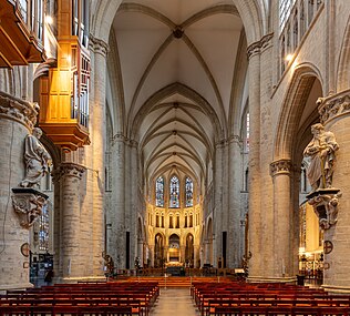 La nef de la cathédrale. Décembre 2021.