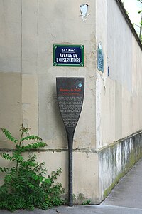 Panneau Histoire de Paris (maison des fontainiers) à l'angle de l'avenue de l'Observatoire et de la rue Cassini.