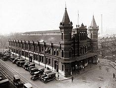 Center Market between 1910 and 1930, looking southwest from 7th Street NW (at left)