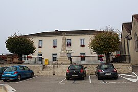 The town hall in Val Suran
