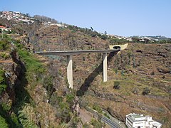 Pont João Gomes depuis le téléphérique de Monte