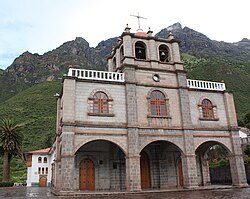 The mountain Pachatusan above the sanctuary Señor de Huanca, San Salvador, both declared a National Cultural Heritage